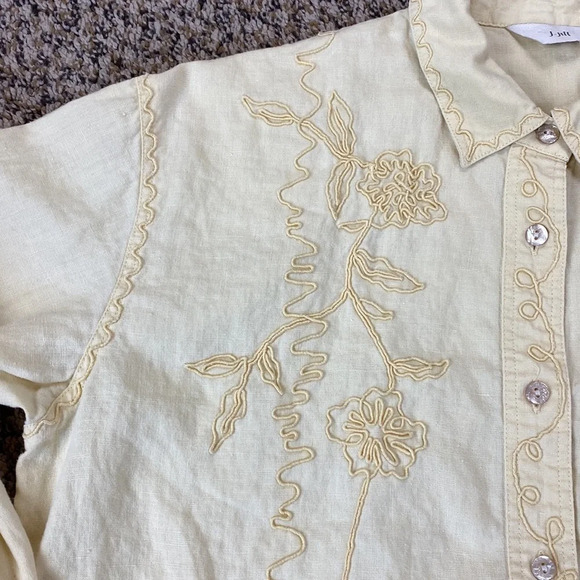 J. Jill Embroidered Detail Linen Button Down Shirt - Picture 3 of 6